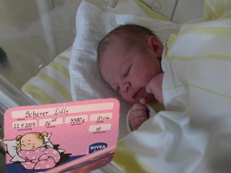 Lilly 2 Stunden nach ihrer Geburt